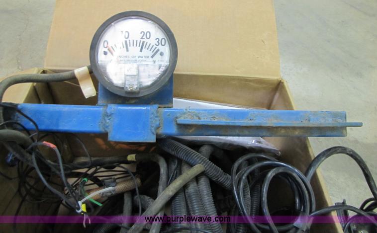 image for item 5218 2004 John Deere 1890 air seeder