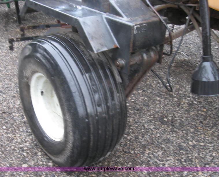 image for item 5234 1985 SpraCoupe 225 self-propelled sprayer