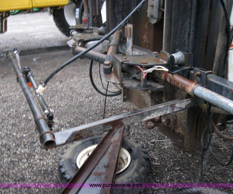 image for item 5234 1985 SpraCoupe 225 self-propelled sprayer