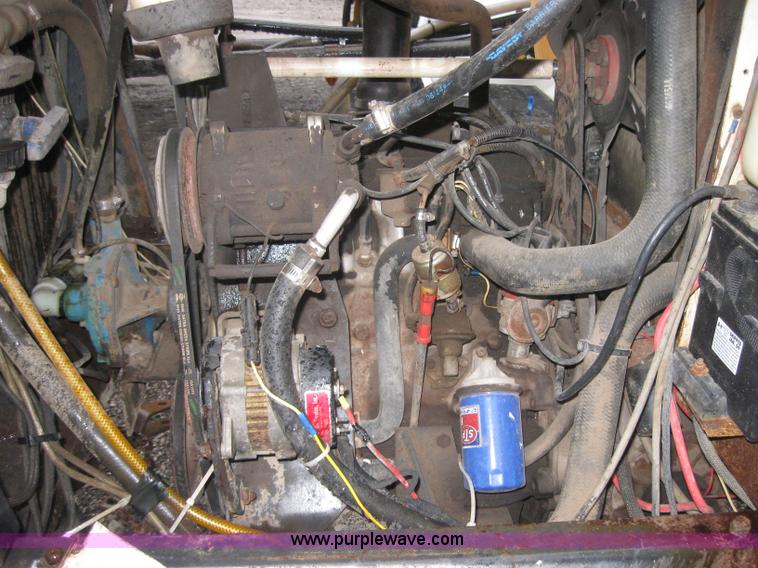 image for item 5234 1985 SpraCoupe 225 self-propelled sprayer