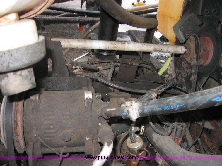 image for item 5234 1985 SpraCoupe 225 self-propelled sprayer