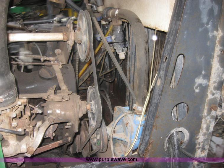 image for item 5234 1985 SpraCoupe 225 self-propelled sprayer