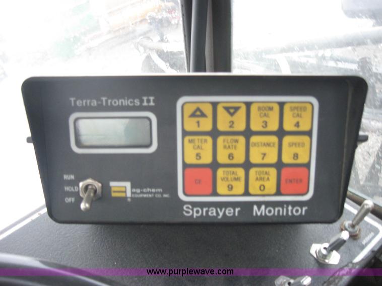 image for item 5234 1985 SpraCoupe 225 self-propelled sprayer