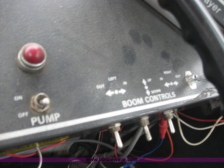 image for item 5234 1985 SpraCoupe 225 self-propelled sprayer