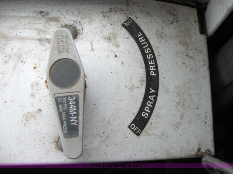 image for item 5234 1985 SpraCoupe 225 self-propelled sprayer