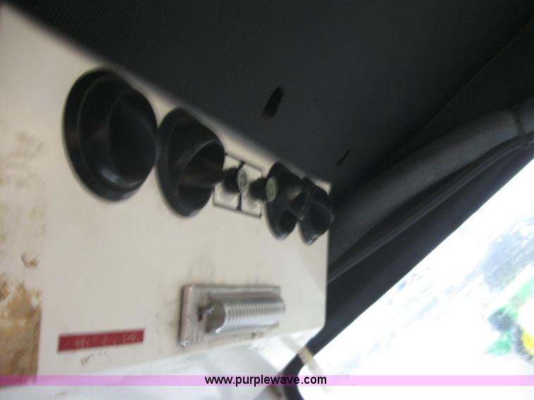 image for item 5234 1985 SpraCoupe 225 self-propelled sprayer