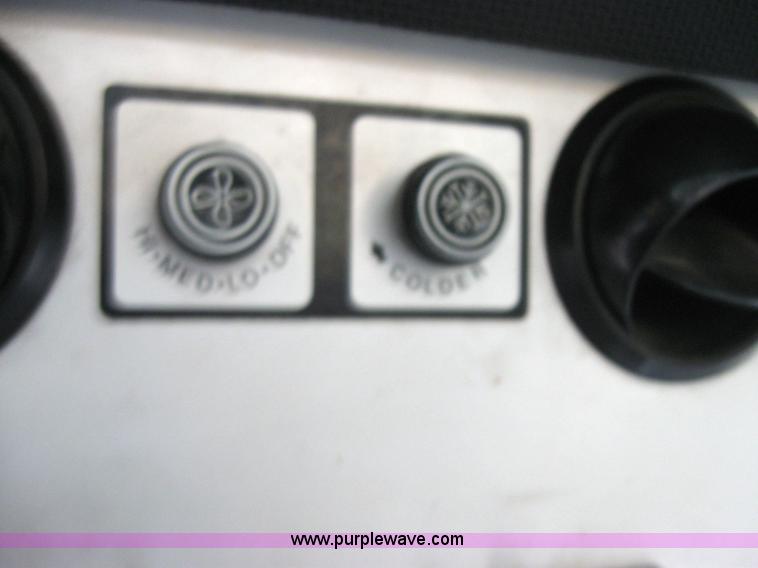 image for item 5234 1985 SpraCoupe 225 self-propelled sprayer