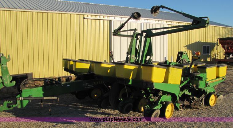 image for item 5311 John Deere 1760 Conservation Max Emerge 2 planter