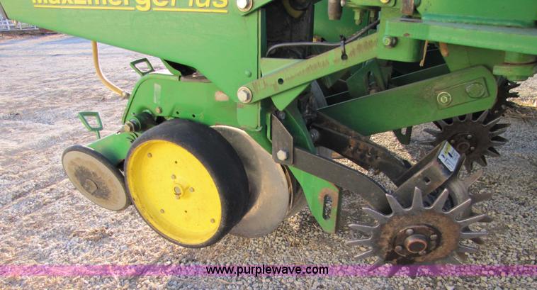 image for item 5311 John Deere 1760 Conservation Max Emerge 2 planter