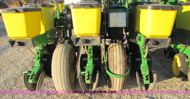 image for item 5311 John Deere 1760 Conservation Max Emerge 2 planter