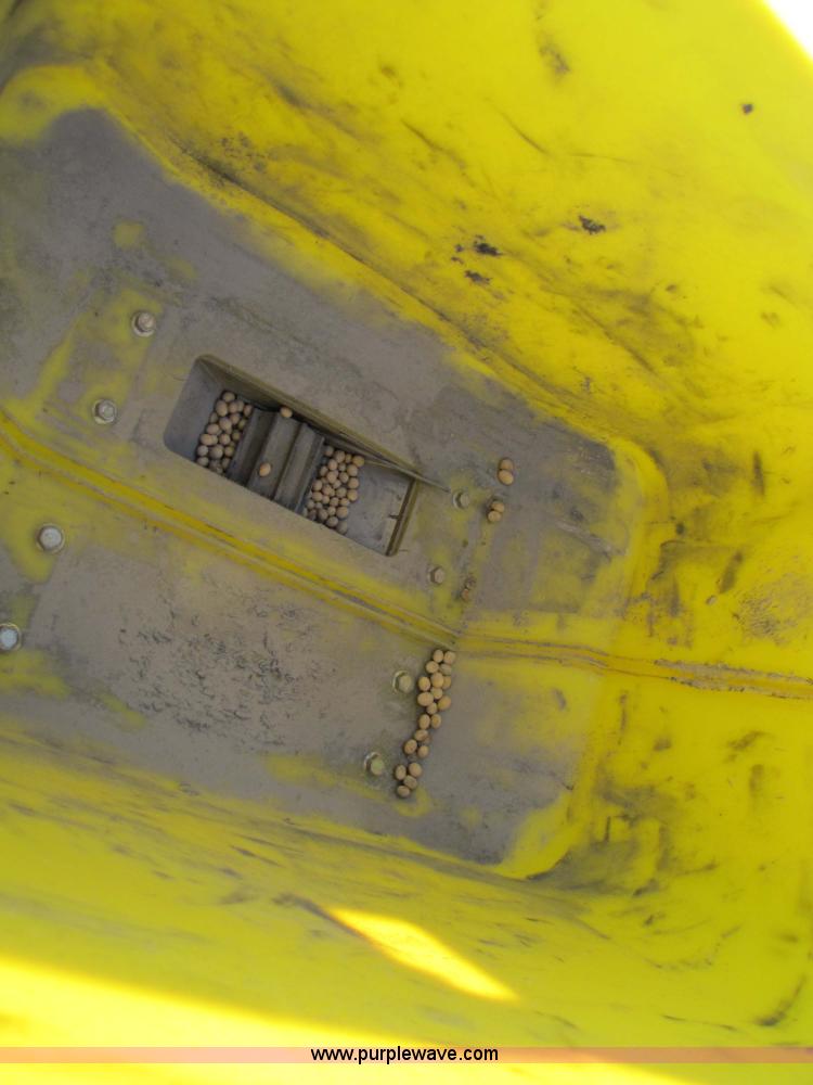 image for item 5311 John Deere 1760 Conservation Max Emerge 2 planter