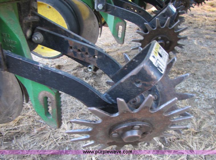 image for item 5311 John Deere 1760 Conservation Max Emerge 2 planter