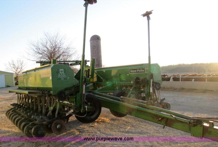 image for item 5312 Great Plains Solidstand 24 double disk drill