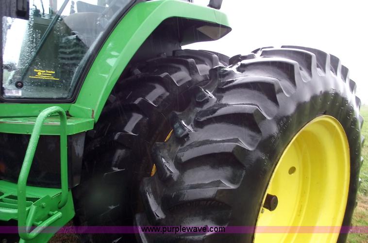 image for item 5561 1993 John Deere 7800 MFWD tractor