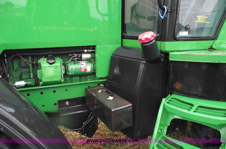image for item 5561 1993 John Deere 7800 MFWD tractor