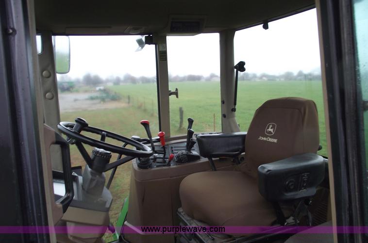 image for item 5561 1993 John Deere 7800 MFWD tractor