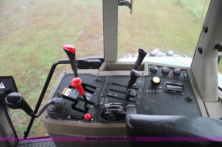 image for item 5561 1993 John Deere 7800 MFWD tractor