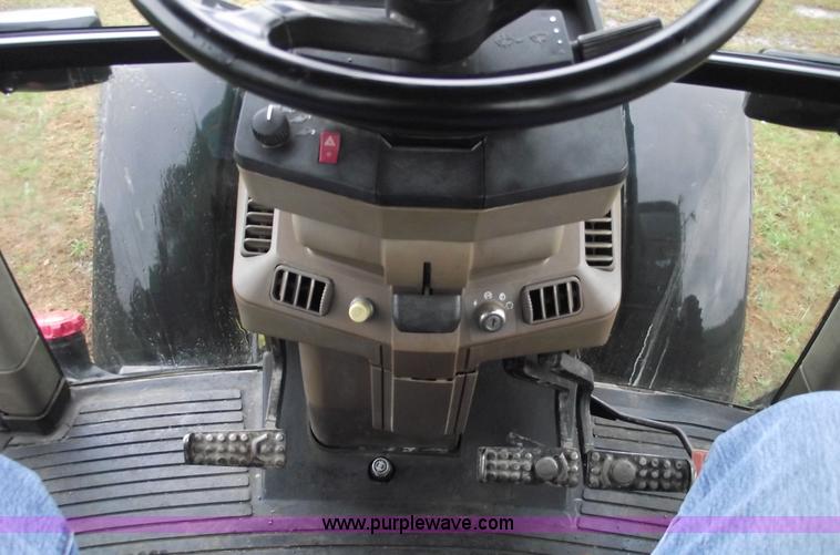 image for item 5561 1993 John Deere 7800 MFWD tractor