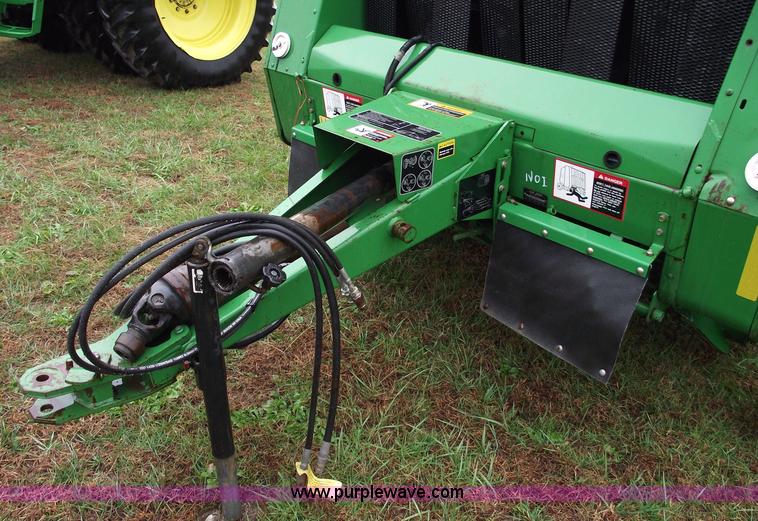 image for item 5562 1998 John Deere 566 5x6 round baler