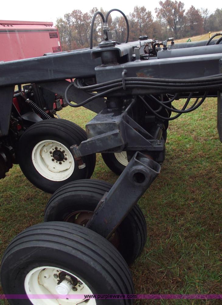 image for item 5563 1992 Best 30FU8B1-4 folding grain drill