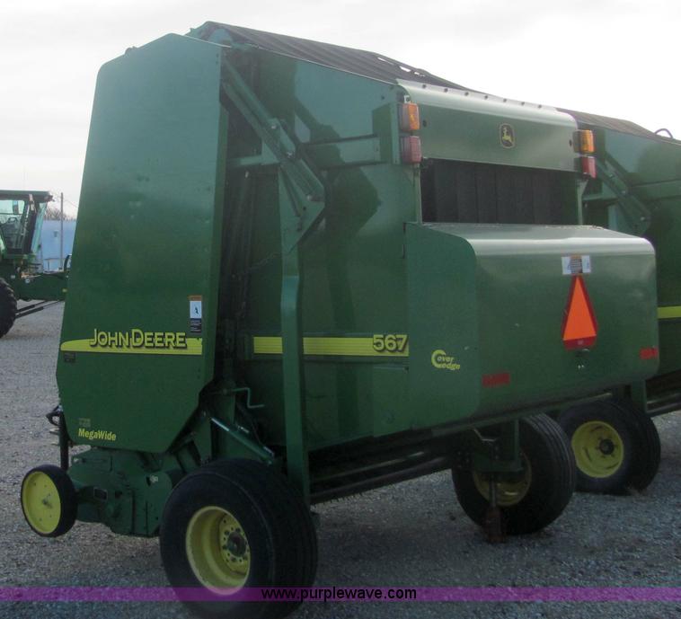 image for item 6747 John Deere 567 round baler