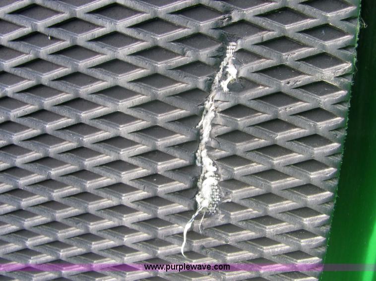 image for item 6747 John Deere 567 round baler