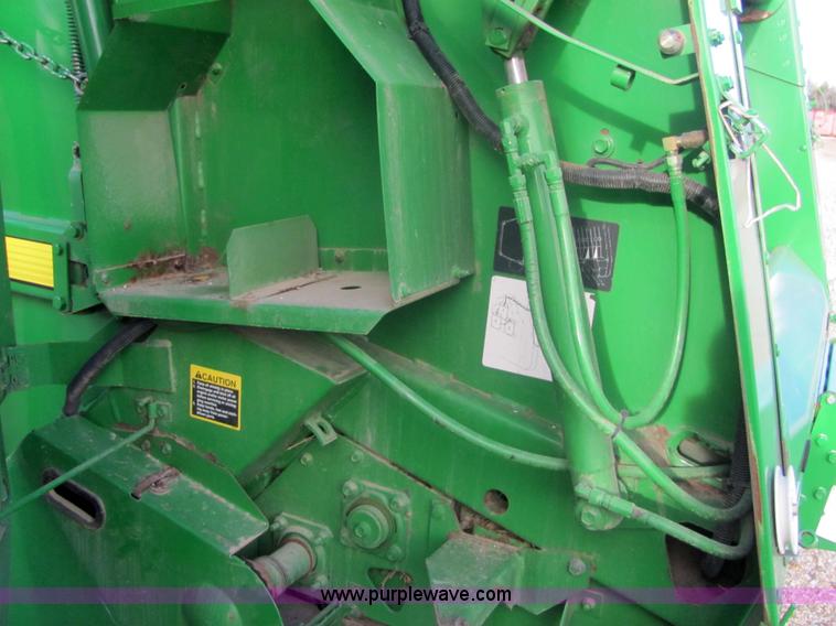 image for item 6747 John Deere 567 round baler