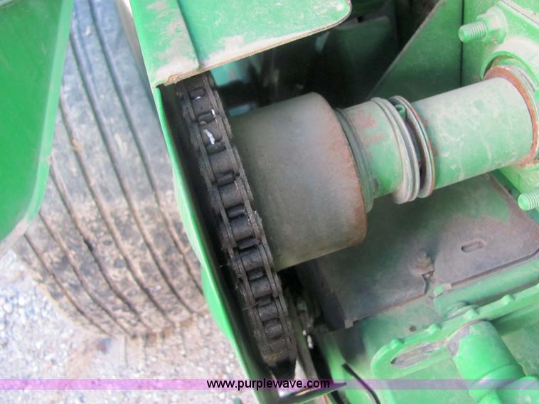 image for item 6747 John Deere 567 round baler