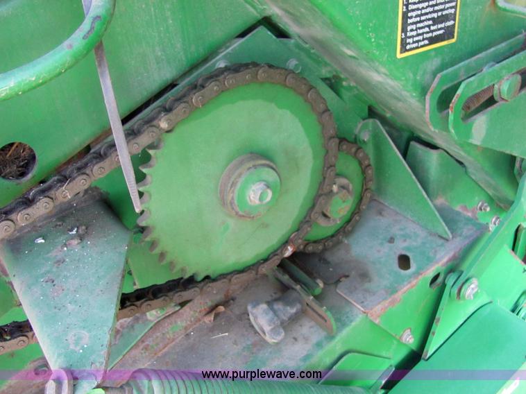 image for item 6747 John Deere 567 round baler