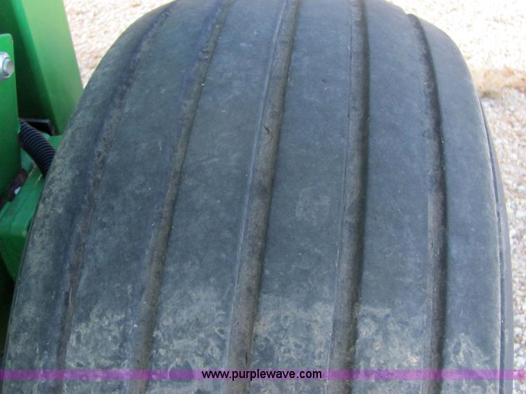 image for item 6747 John Deere 567 round baler