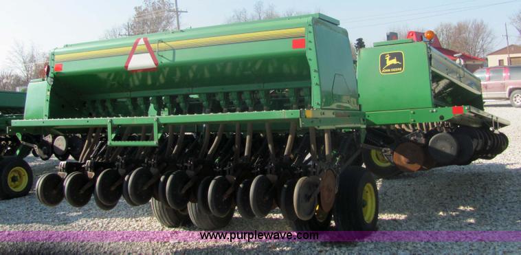 image for item 6748 1998 John Deere 455 drill