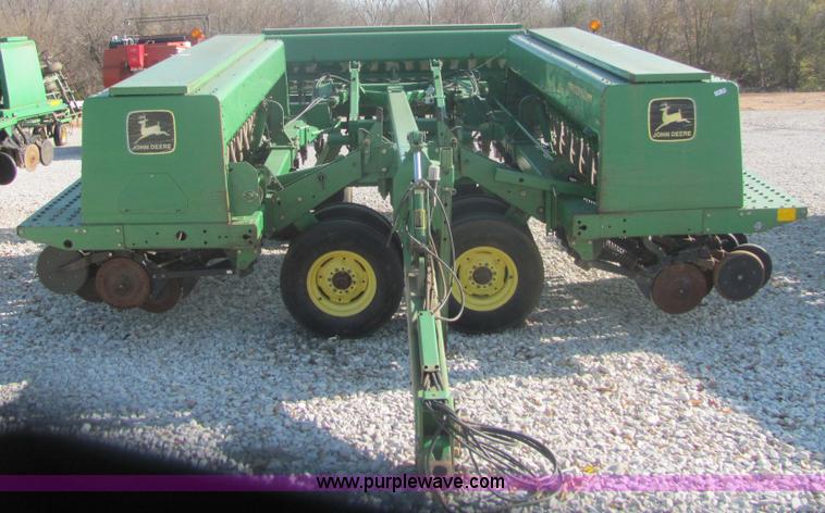 image for item 6748 1998 John Deere 455 drill