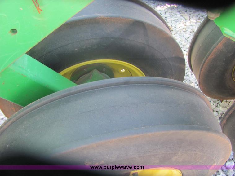 image for item 6748 1998 John Deere 455 drill