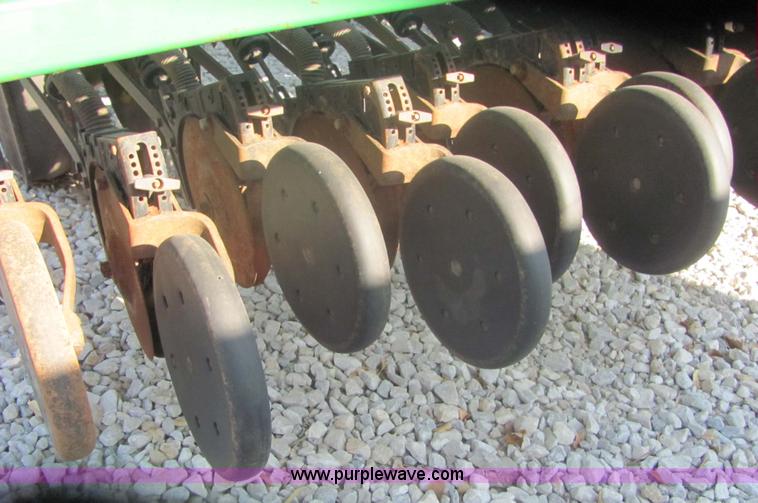 image for item 6748 1998 John Deere 455 drill