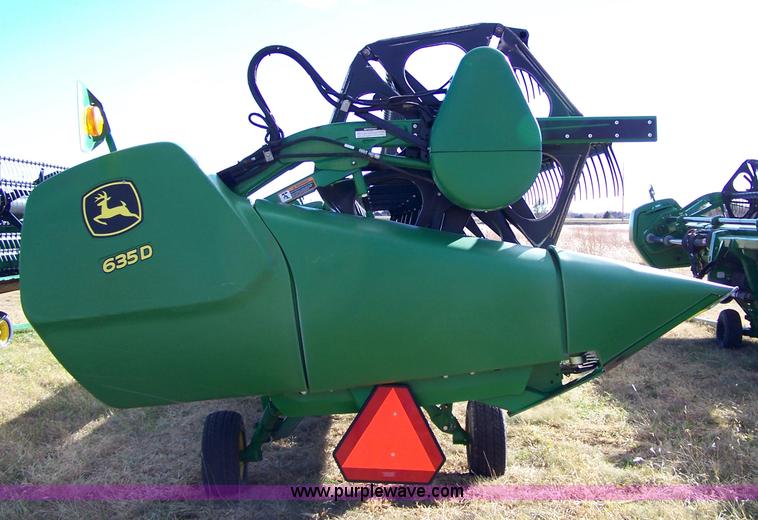 image for item 7321 John Deere 635D draper header