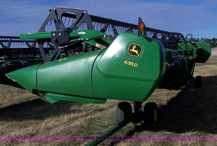 image for item 7321 John Deere 635D draper header