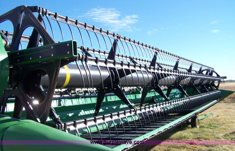 image for item 7321 John Deere 635D draper header