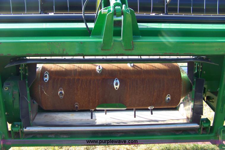 image for item 7325 John Deere 635D draper header