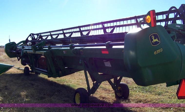 image for item 7325 John Deere 635D draper header