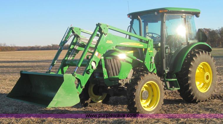 image for item 3152 2008 John Deere 5625 MFWD tractor with 542 self leveling loader