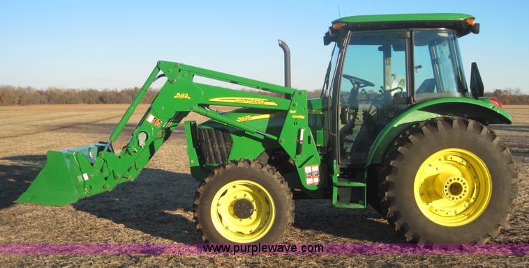 image for item 3152 2008 John Deere 5625 MFWD tractor with 542 self leveling loader