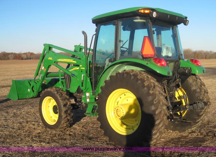 image for item 3152 2008 John Deere 5625 MFWD tractor with 542 self leveling loader