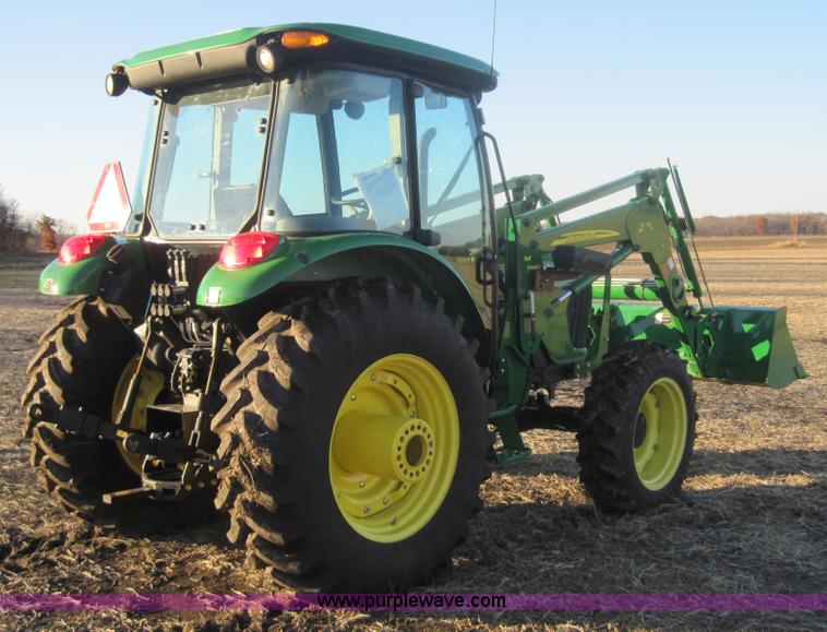 image for item 3152 2008 John Deere 5625 MFWD tractor with 542 self leveling loader