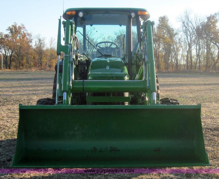 image for item 3152 2008 John Deere 5625 MFWD tractor with 542 self leveling loader