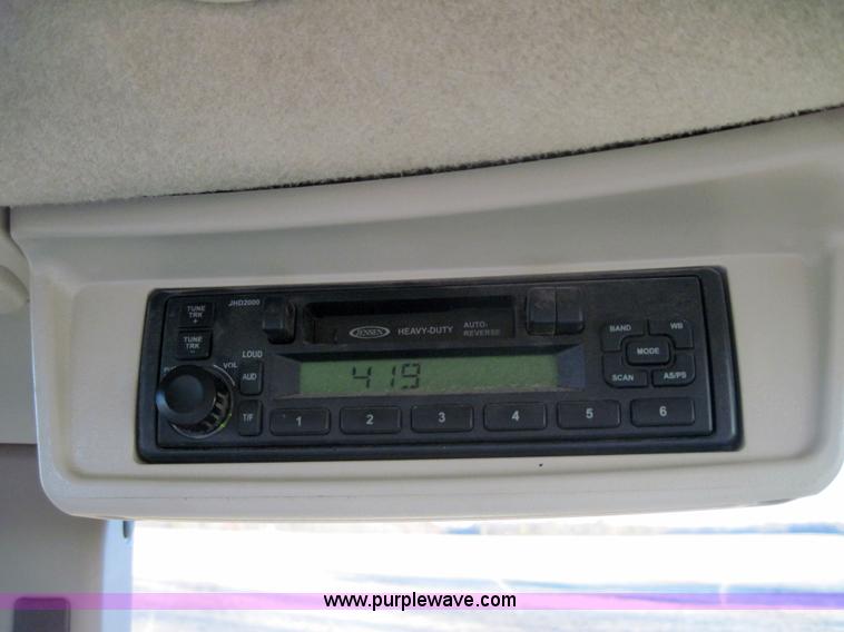 image for item 3152 2008 John Deere 5625 MFWD tractor with 542 self leveling loader