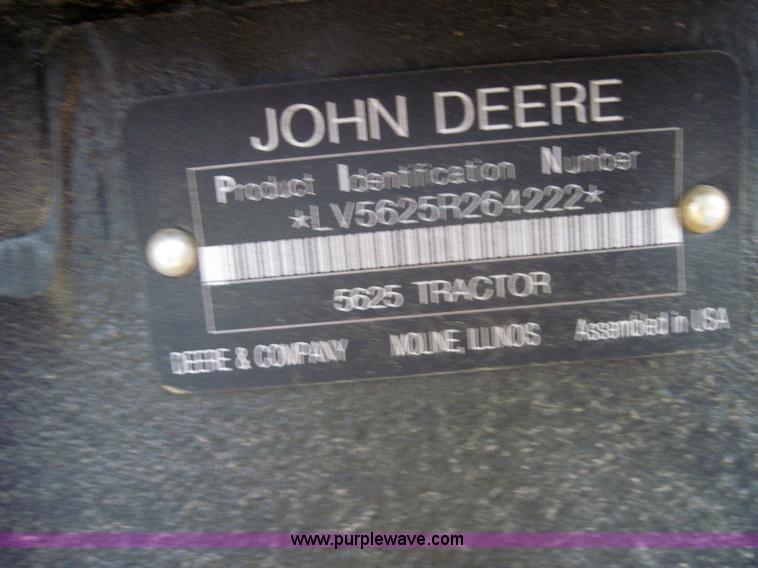 image for item 3152 2008 John Deere 5625 MFWD tractor with 542 self leveling loader