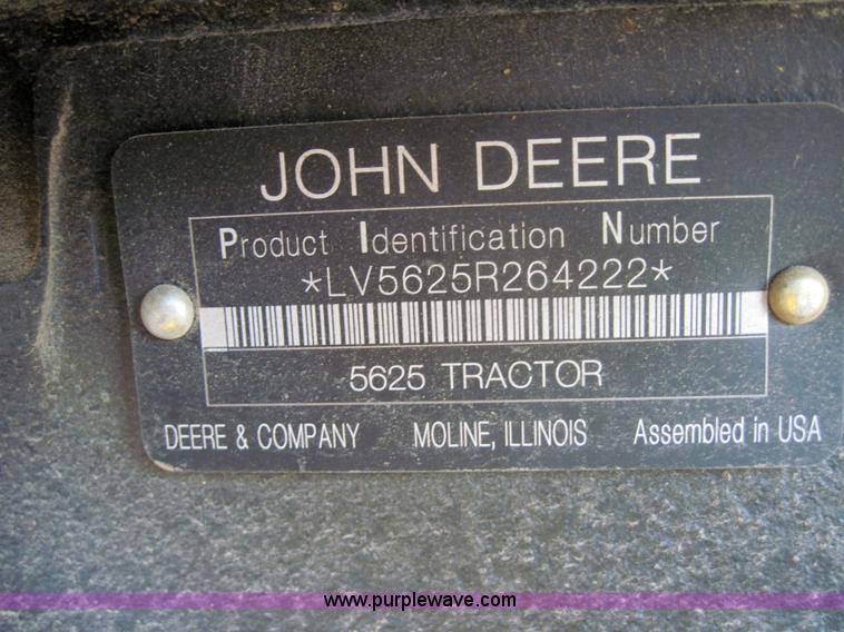image for item 3152 2008 John Deere 5625 MFWD tractor with 542 self leveling loader