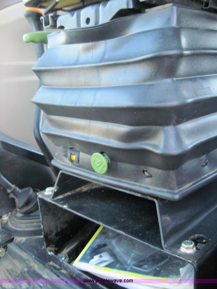 image for item 3152 2008 John Deere 5625 MFWD tractor with 542 self leveling loader