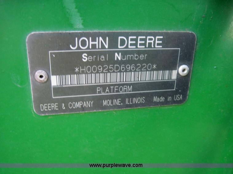 image for item 3153 John Deere 925D draper header