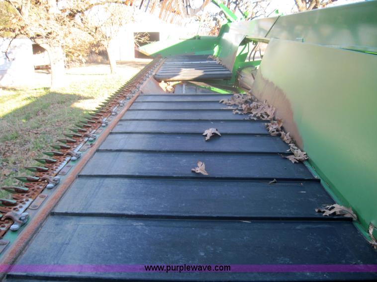 image for item 3153 John Deere 925D draper header